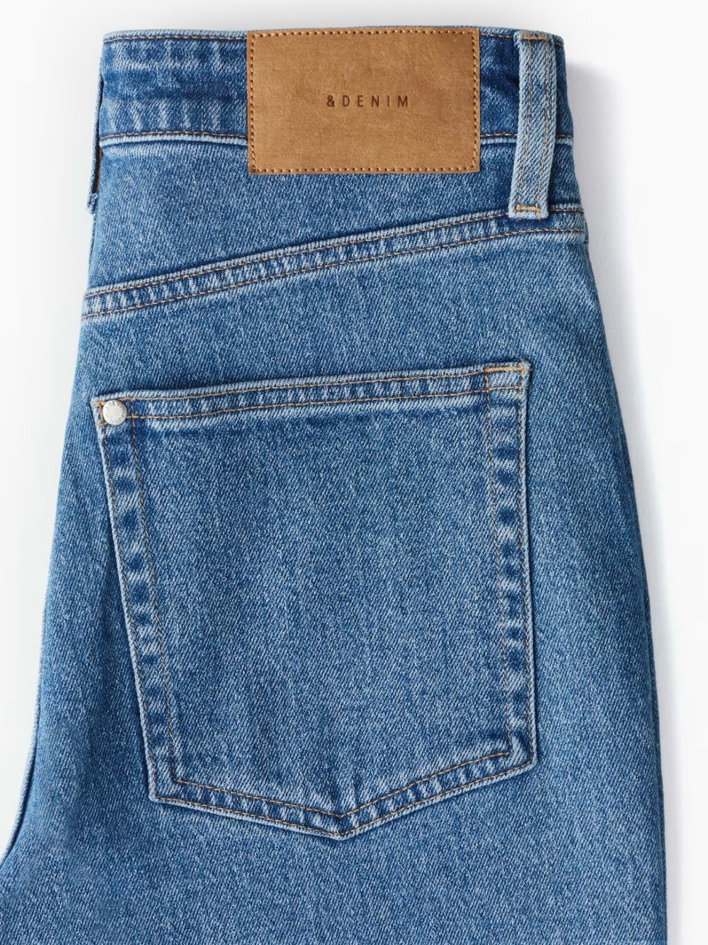 NWOT H&M Ultra High Rise Vintage Mom Denim Jeans, Size 8